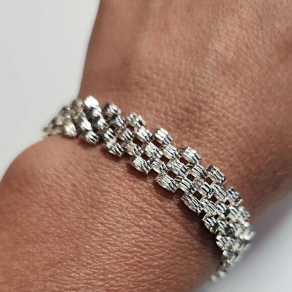 Sterling Silver Bracelet Fits Up To 7" Wrist 925 12.9grams - Picture 1 of 3